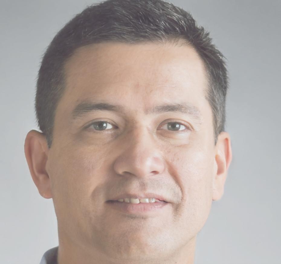 Portrait de Marc Dubois, Expert-Comptable et Directeur Financier
